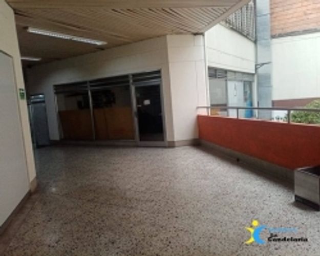 Local en arriendo en La Candelaria, Medellín, 120 m² · foto 2 de 9