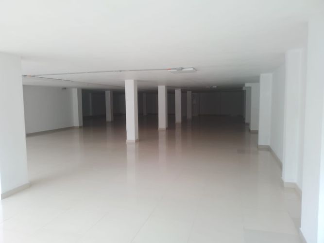 Local en arriendo en La Candelaria, Medellín, 798 m² · foto 2 de 14