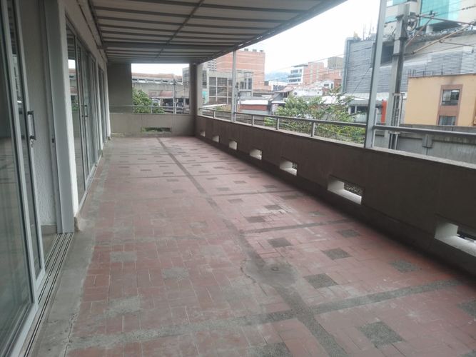 Local en arriendo en La Candelaria, Medellín, 798 m² · foto 13 de 14