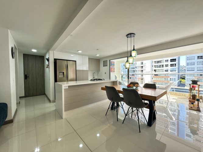 Apartamento de 3 alcobas en venta en Suramérica, Itagüí, 88 m² · foto 2 de 19