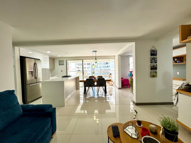Apartamento de 3 alcobas en venta en Suramérica, Itagüí, 88 m² · foto 3 de 19