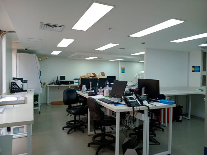 Oficina en venta en Cristo Rey, Medellín, 207 m² · foto 2 de 9