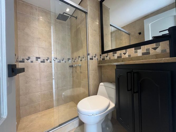 Apartamento de 3 alcobas en arriendo en El Poblado, Medellín, 121 m² · foto 13 de 16