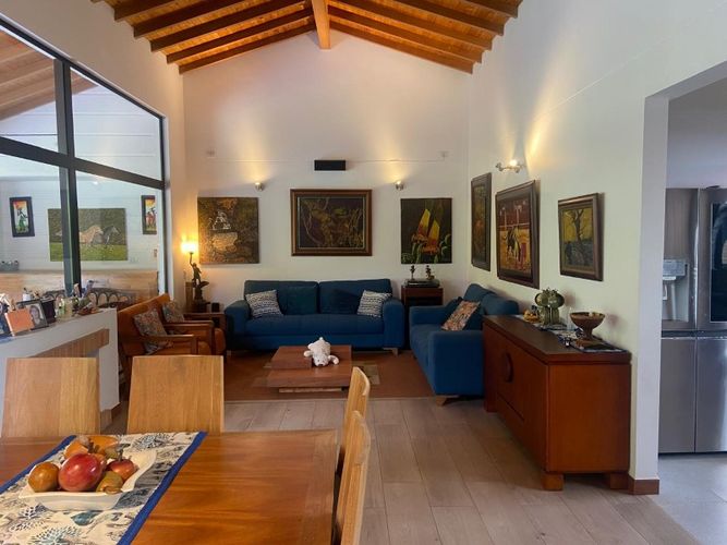 Casa de 3 alcobas en venta en El Retiro, 306 m² · foto 9 de 19