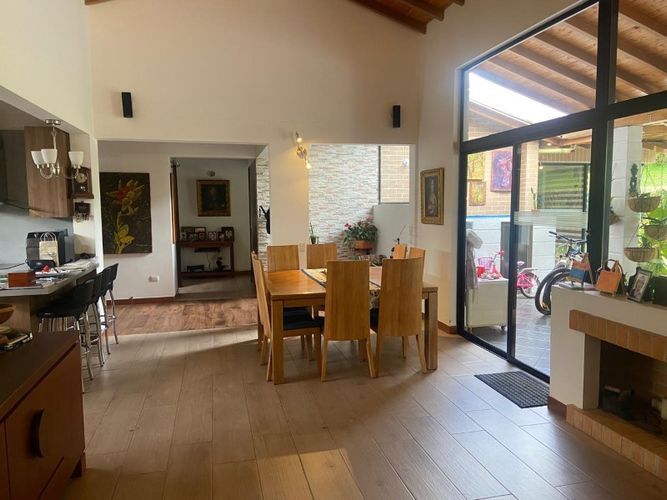 Casa de 3 alcobas en venta en El Retiro, 306 m² · foto 10 de 19