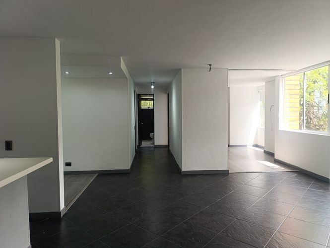 Apartamento de 3 alcobas en arriendo en San Lucas, Medellín, 95 m² · foto 3 de 20