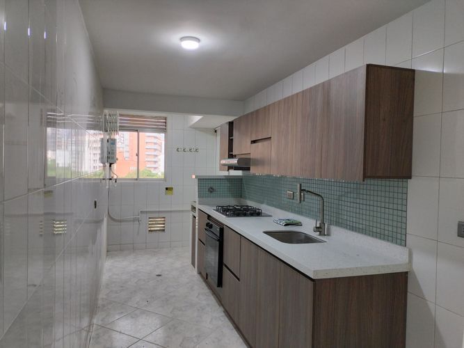 Apartamento de 3 alcobas en arriendo en Castropol, Medellín, 90 m² · foto 10 de 19