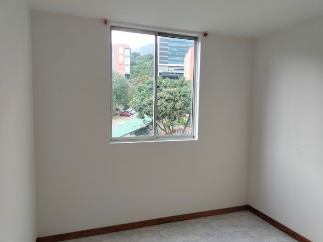 Apartamento de 3 alcobas en arriendo en Castropol, Medellín, 90 m² · foto 12 de 19