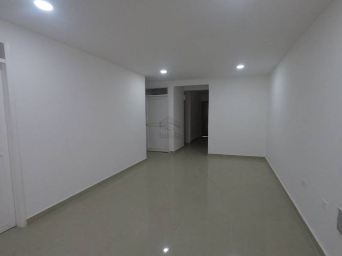 Edificio en venta en Urb. Rosendo Garces, Montería, 400 m² · foto 2 de 18