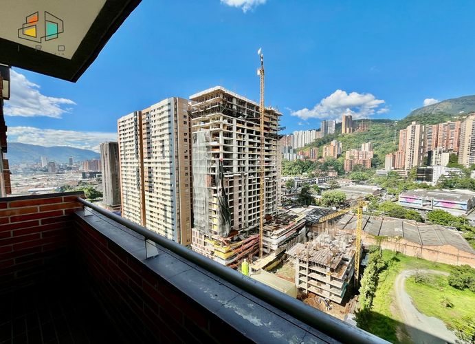 Apartamento de 3 alcobas en venta en Simesa, Medellín, 85 m² · foto 2 de 17