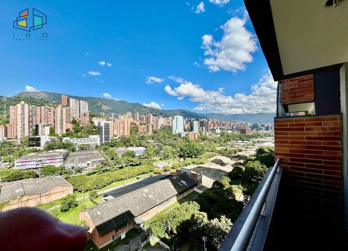 Apartamento de 3 alcobas en venta en Simesa, Medellín, 85 m² · foto 3 de 17