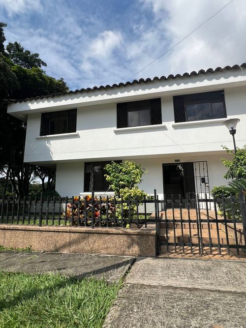 Casa de 5 alcobas en venta en La Flora, Cali, 450 m² · foto 11 de 12