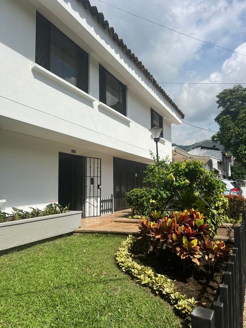 Casa de 5 alcobas en venta en La Flora, Cali, 450 m² · foto 12 de 12