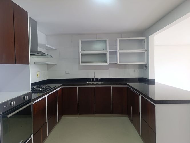 Casa de 4 alcobas en arriendo en El Poblado, Medellín, 200 m² · foto 4 de 20