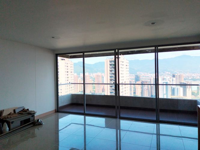 Apartamento de 3 alcobas en arriendo en El Poblado, Medellín, 128 m² · foto 3 de 20