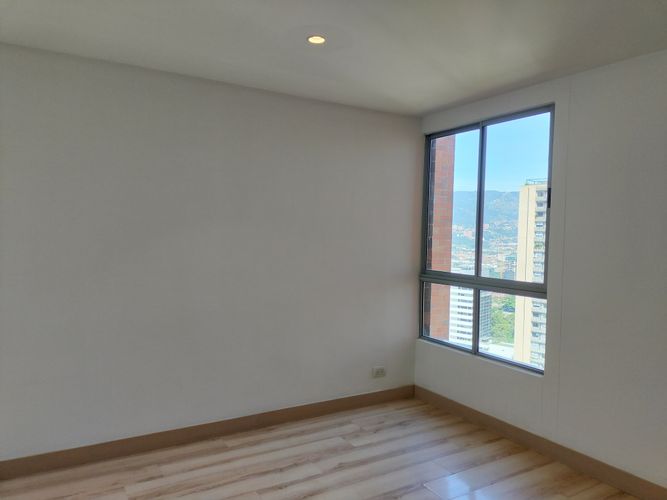 Apartamento de 3 alcobas en arriendo en El Poblado, Medellín, 128 m² · foto 9 de 20