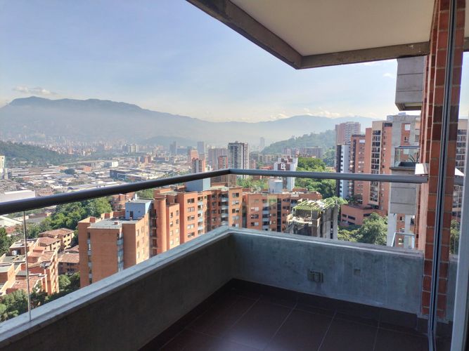 Apartamento de 3 alcobas en arriendo en El Poblado, Medellín, 128 m² · foto 20 de 20