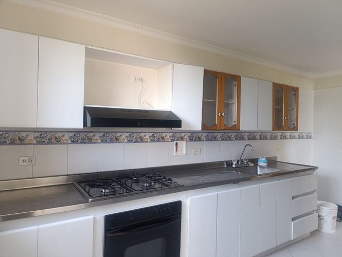 Apartamento de 3 alcobas en arriendo en El Poblado, Medellín, 140 m² · foto 4 de 16