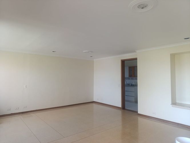 Apartamento de 3 alcobas en arriendo en El Poblado, Medellín, 140 m² · foto 9 de 16