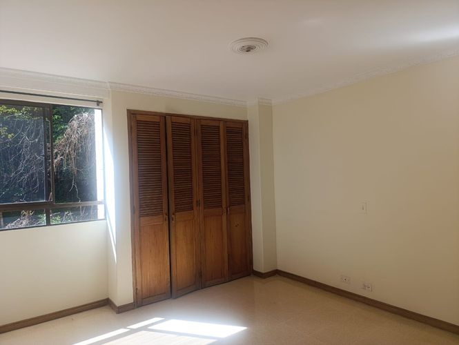Apartamento de 3 alcobas en arriendo en El Poblado, Medellín, 140 m² · foto 11 de 16