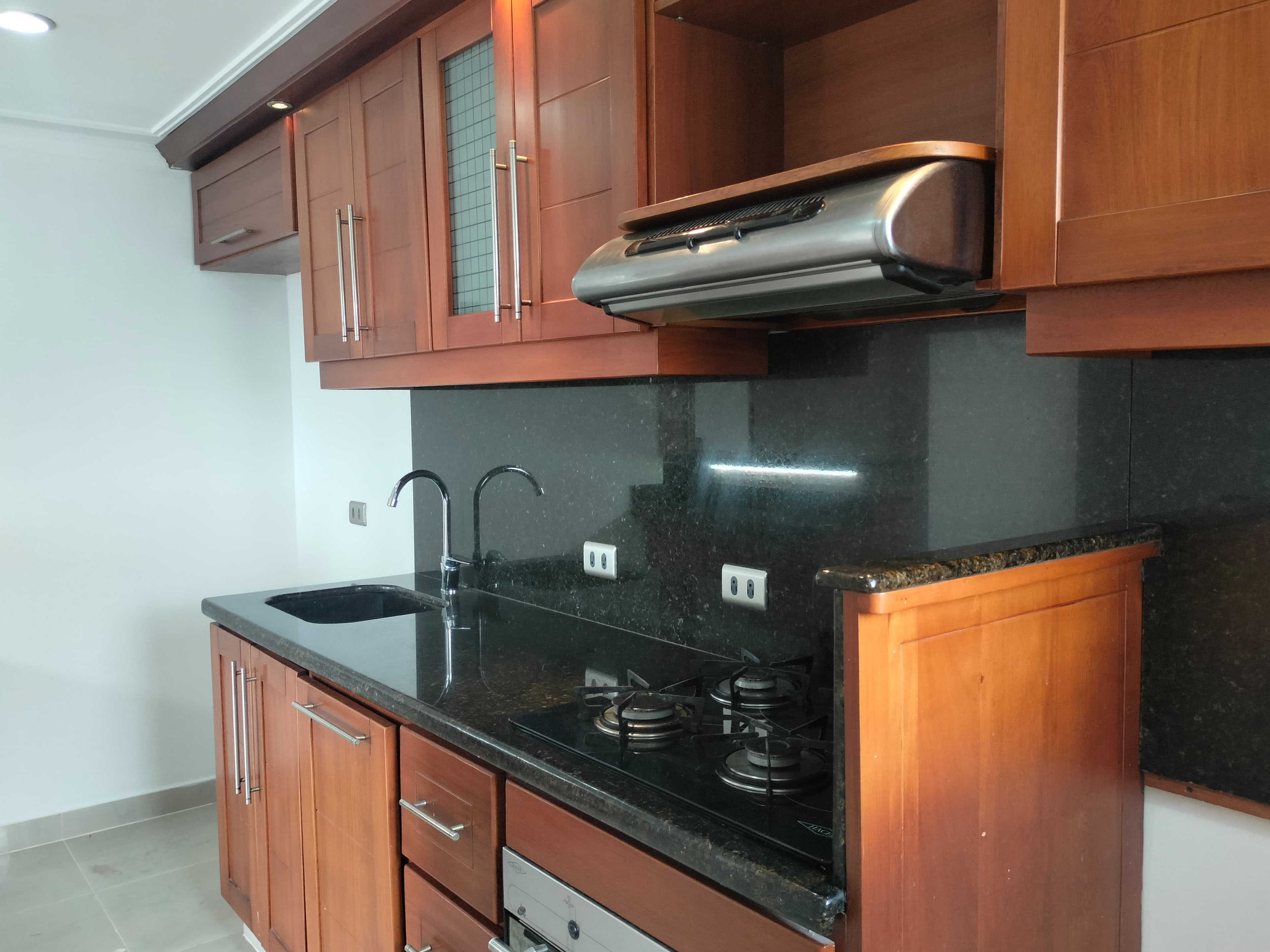 Apartamento en arriendo en El Poblado, Medellín · foto 7 de 16