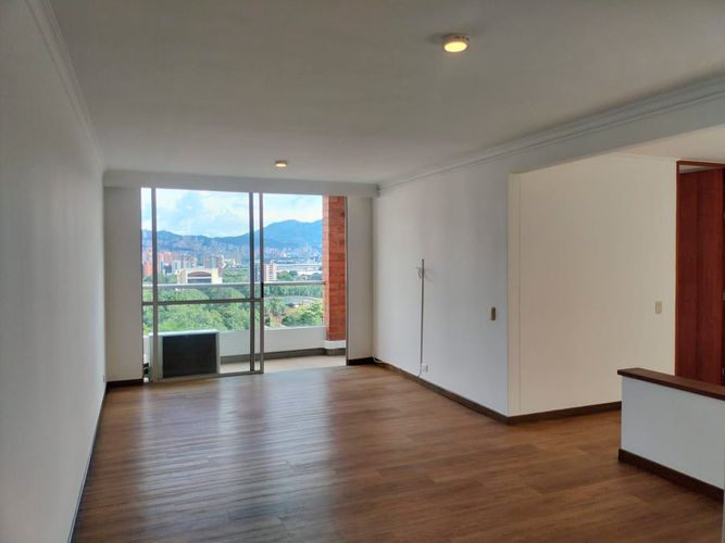 Apartamento de 2 alcobas en arriendo en La Aguacatala, Medellín, 70 m² · foto 2 de 15