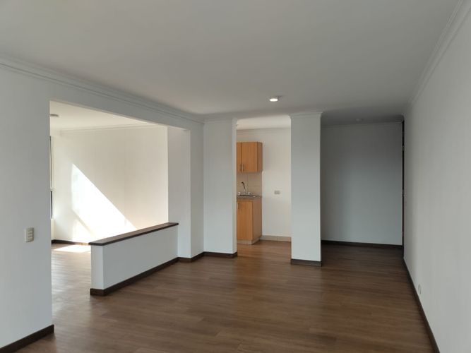 Apartamento de 2 alcobas en arriendo en La Aguacatala, Medellín, 70 m² · foto 3 de 15