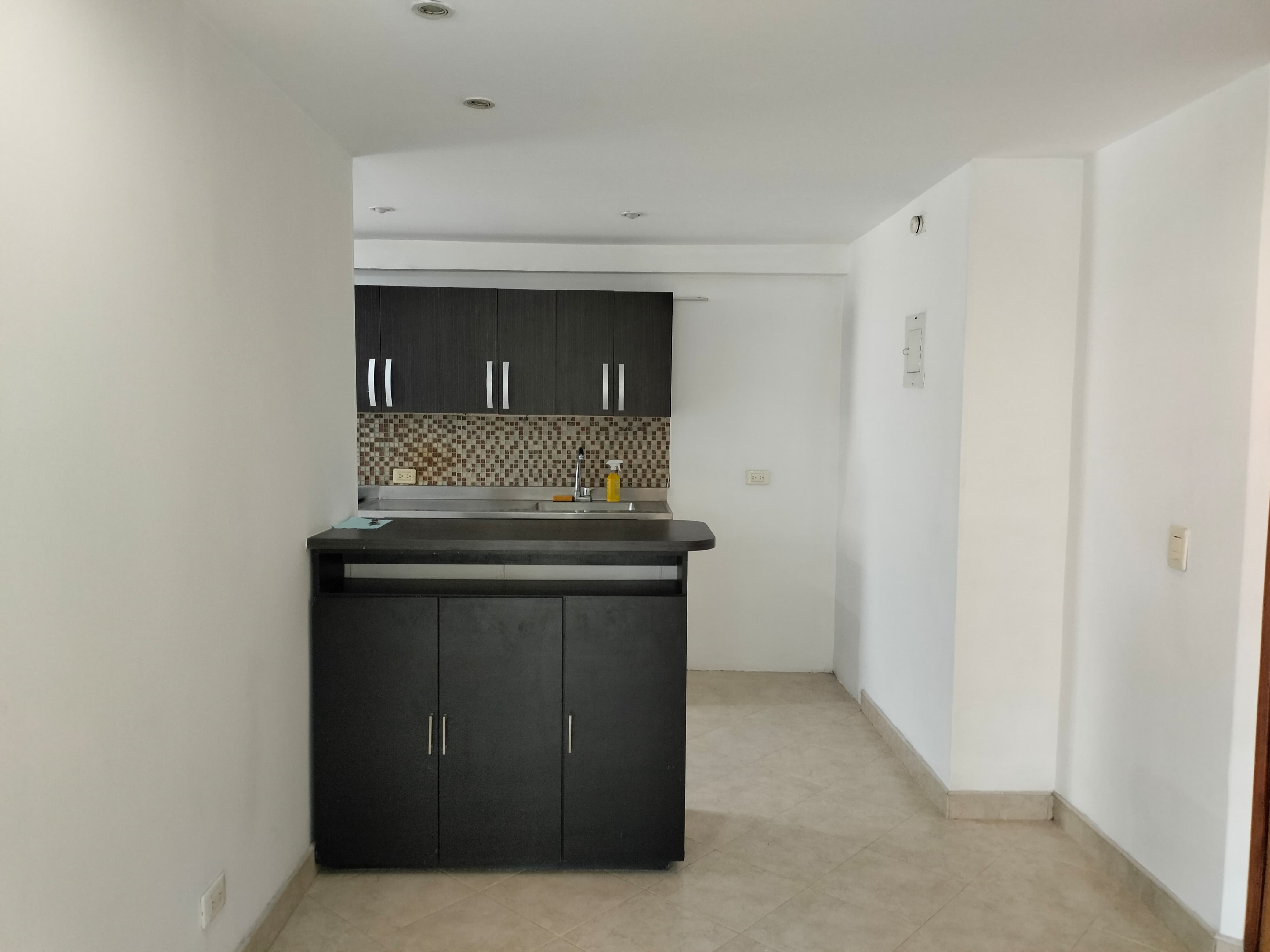 Apartamento en arriendo en El Poblado, Medellín · foto 3 de 11