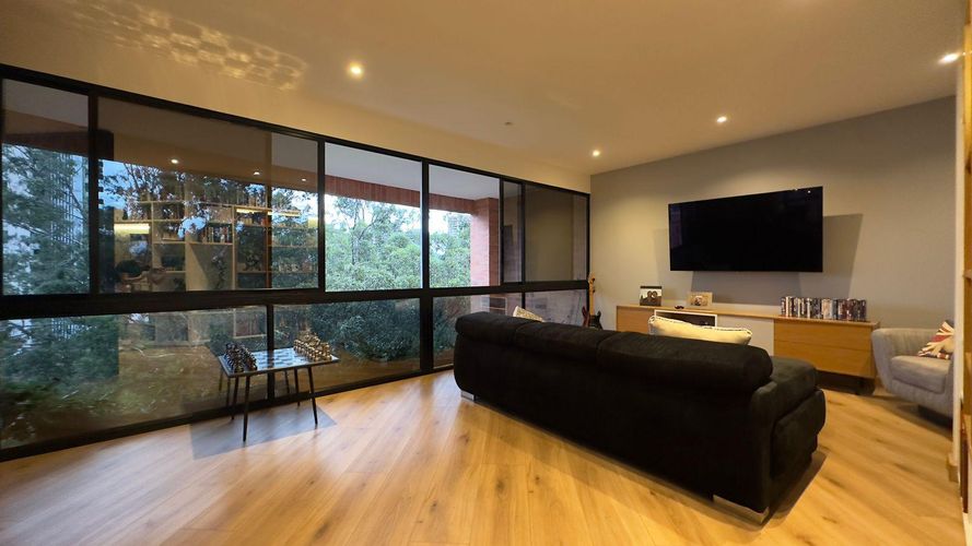 Apartamento de 3 alcobas en venta en El Poblado, Medellín, 220 m² · foto 2 de 16