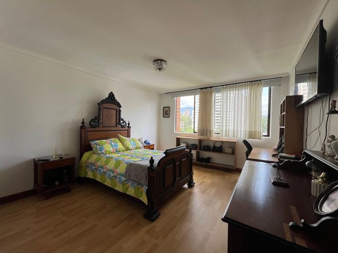 Apartamento de 3 alcobas en venta en El Poblado, Medellín, 210 m² · foto 10 de 15