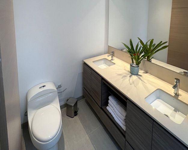 Apartamento de 3 alcobas en venta en Los Naranjos, Medellín, 166 m² · foto 9 de 12