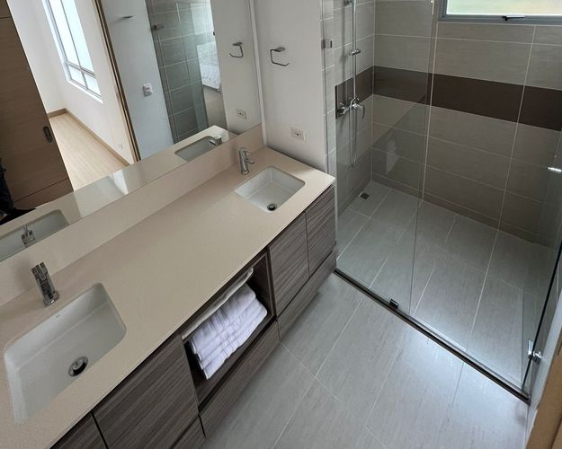 Apartamento de 3 alcobas en venta en Los Naranjos, Medellín, 166 m² · foto 11 de 12
