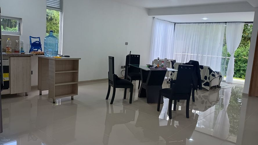 Casa de 4 alcobas en venta en La Bella, Pereira, 140 m² · foto 8 de 17