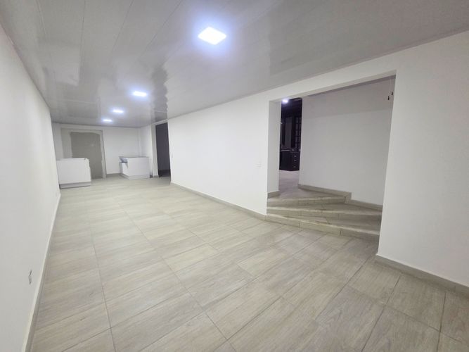 Casa de 4 alcobas en venta en Niza, Bogotá, 300 m² · foto 8 de 21