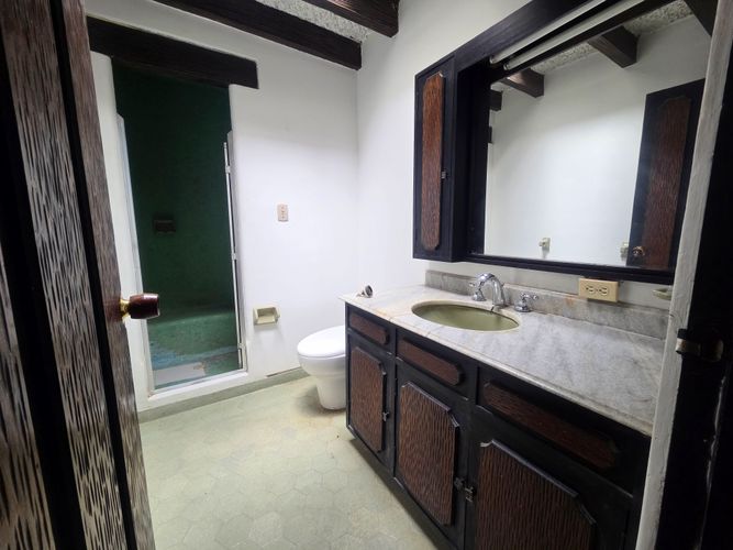 Casa de 4 alcobas en venta en Niza, Bogotá, 300 m² · foto 13 de 21