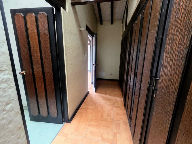 Casa de 4 alcobas en venta en Niza, Bogotá, 300 m² · foto 18 de 21