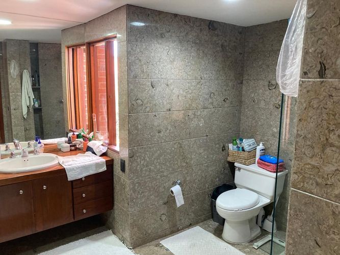 Apartamento de 4 alcobas en venta en El Nogal, Bogotá, 305 m² · foto 11 de 18