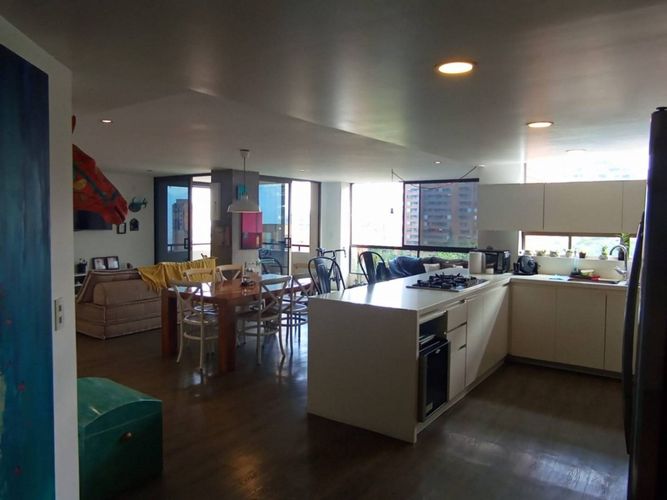 Apartamento de 3 alcobas en arriendo en Los Balsos, Medellín, 165 m² · foto 5 de 24
