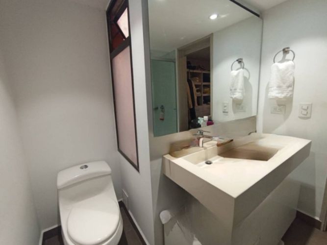 Apartamento de 3 alcobas en arriendo en Los Balsos, Medellín, 165 m² · foto 19 de 24