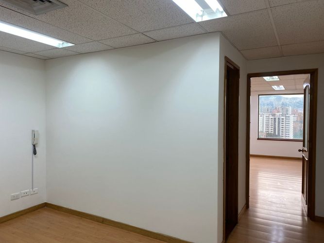 Oficina en arriendo en El Poblado, Medellín, 40 m² · foto 4 de 9