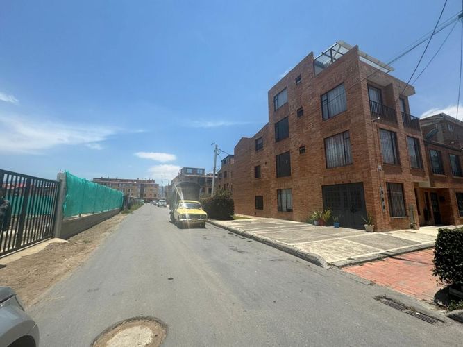 Lote en venta en Laura Vicuña, Chía, 1240 m² · foto 2 de 11