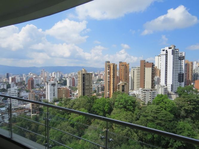 Apartamento de 4 alcobas en venta en Terrazas, Bucaramanga, 295 m² · foto 3 de 16