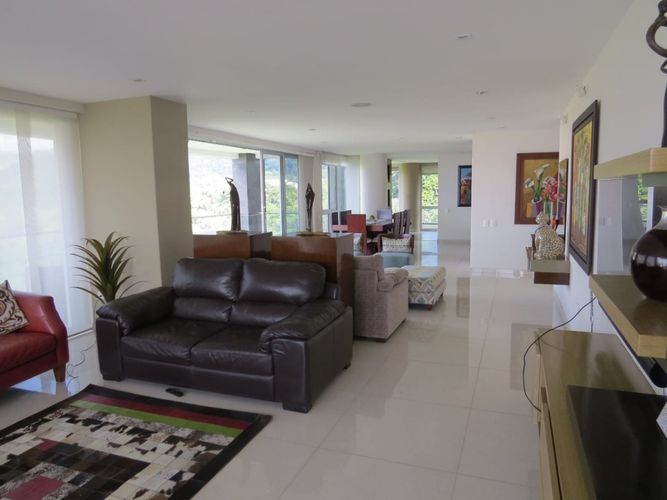 Apartamento de 4 alcobas en venta en Terrazas, Bucaramanga, 295 m² · foto 8 de 16