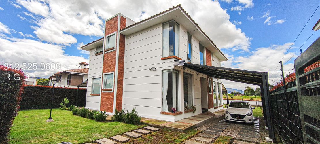 Casa de 4 alcobas en venta en Montana, Sopó, 756 m² · foto 2 de 24