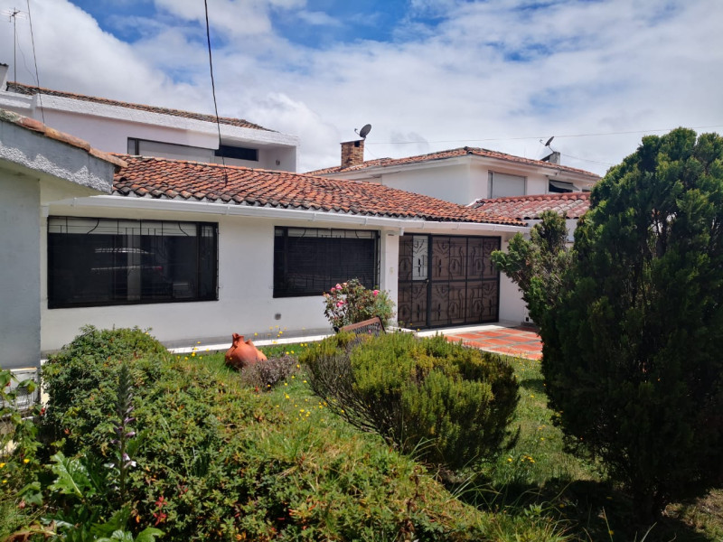 Casa en venta en Monaco, Bogotá · foto 2 de 17