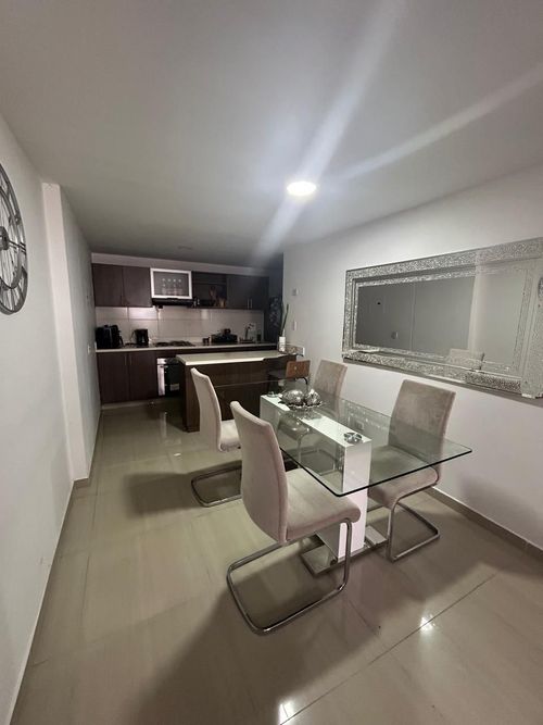 Apartamento de 3 alcobas en venta en Loma De La Doctora, Sabaneta, 120 m² · foto 2 de 14