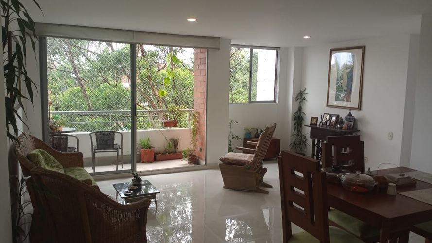 Apartamento de 3 alcobas en venta en El Poblado, Medellín, 107 m² · foto 10 de 15