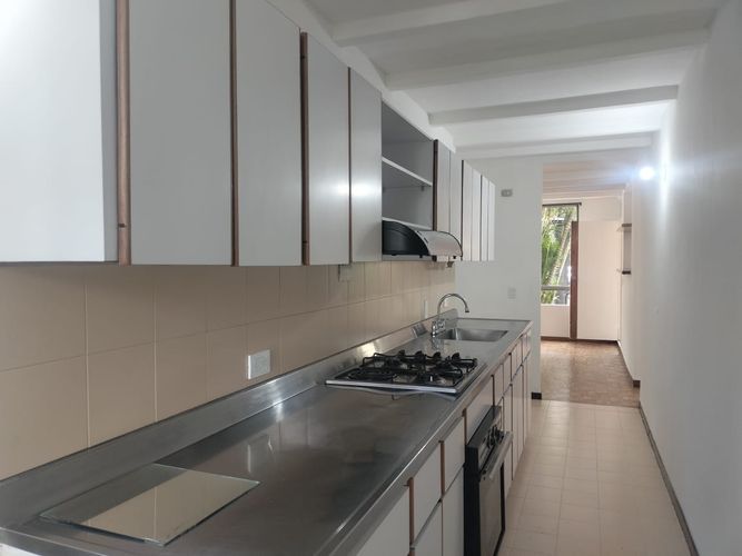 Apartamento en venta en El Poblado, Medellín · foto 6 de 17