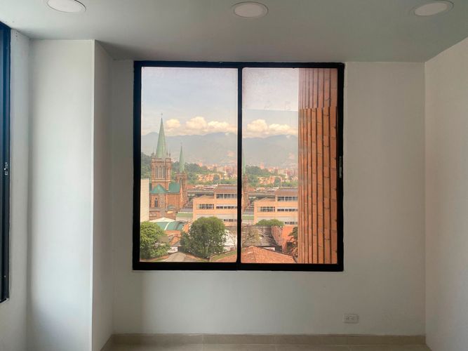 Oficina en arriendo en El Poblado, Medellín, 33 m² · foto 4 de 7