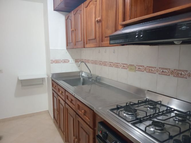 Apartamento de 3 alcobas en arriendo en El Poblado, Medellín, 80 m² · foto 4 de 14